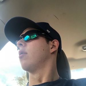 Meet your Posher, Adam